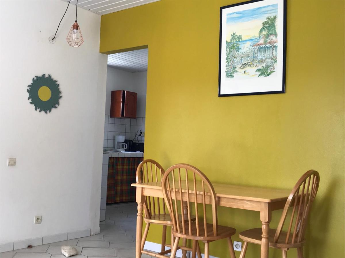 Case A Lili, Joli Haut De Villa Face A La Mer Dans Le Bourg. Terre-De-Haut Ngoại thất bức ảnh
