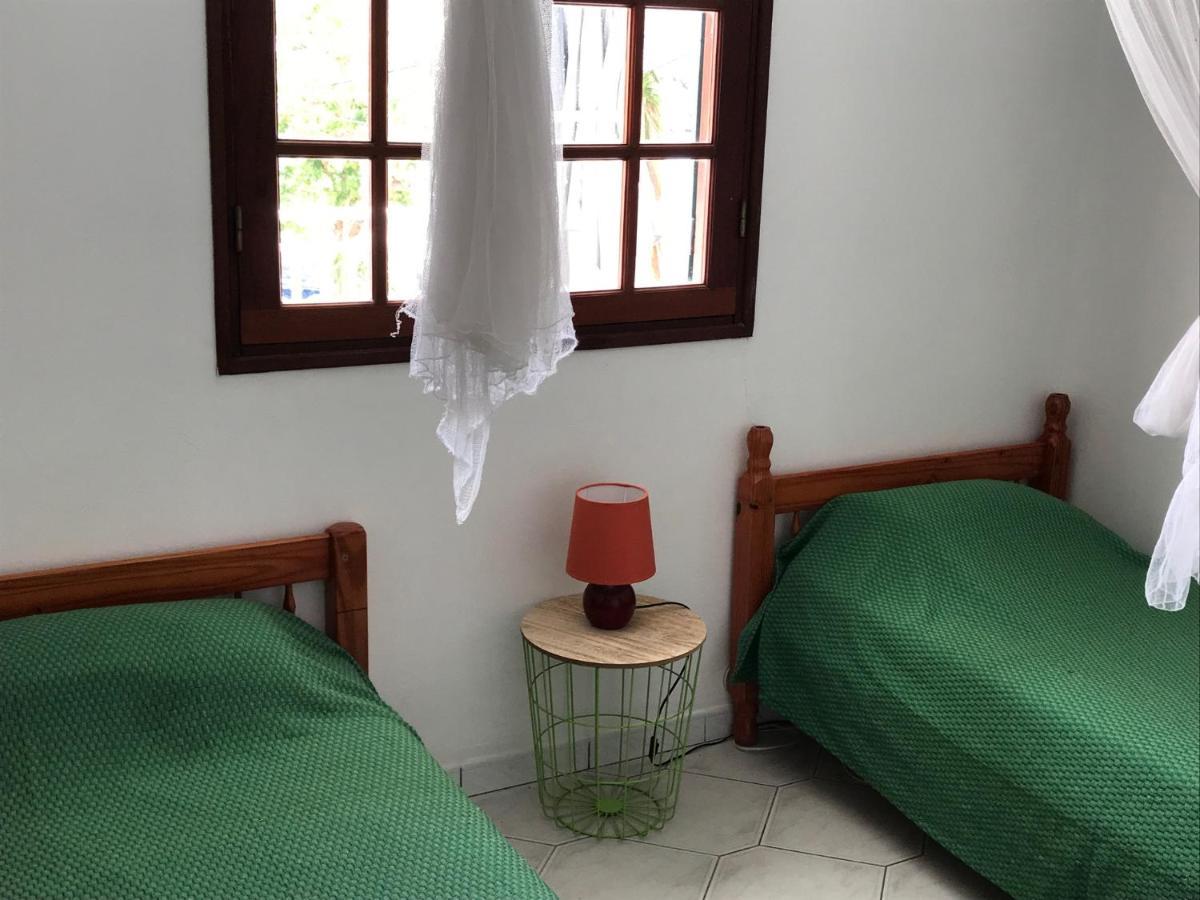 Case A Lili, Joli Haut De Villa Face A La Mer Dans Le Bourg. Terre-De-Haut Ngoại thất bức ảnh